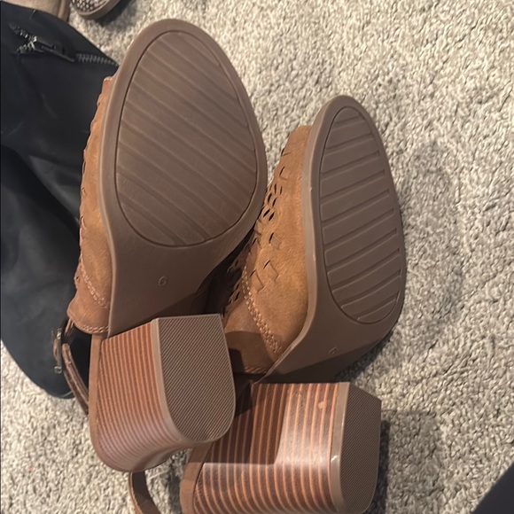 Maurice’s shoe bundle - Picture 5 of 17